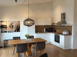 Terralpin - Wohnen auf Zeit - DG Wohnung mit Bergblick、ブルックミューレのホテル