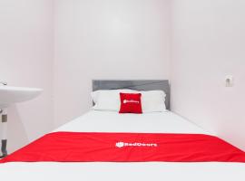 RedDoorz at Terus Manis Suryakencana, hotel di Sawah