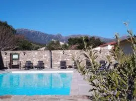 Studio 4 personnes avec piscine - Le petit Empereur