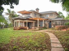 Mt Kenya View Villa 6BR Ensuite with Guest Wing