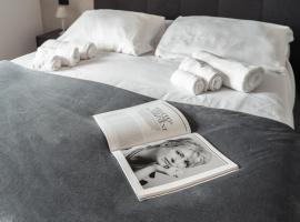 Eva Suite Rooftop - Mini Appartmento by ALTEREGO, hotel a Mercatello