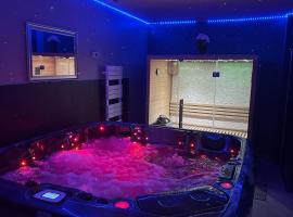 Pure Private Spa Experience for 5 people, hotel a Montluçon