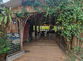 Happy Elephant Bungalows、センモノロムのホテル