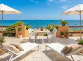 Villa seashore of the Marina of Sorso, 3 rooms, veranda on the sea, garden