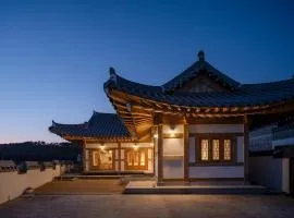 Luxury Hanok Gagaharang