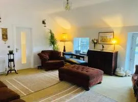 3 Bed Barn - Sleeps 4 - Parking - Golf - Alpacas