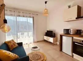 Studio avec chambre séparée Calme et proche mer