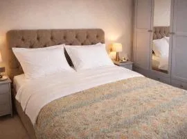 Verdant Comfort Apartment