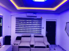 Temi's Apartment, hotel u gradu Suru Lere
