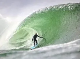 Surfers Getaway - Room Staycation