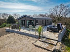 Carn Springs Lodge - 3 Bed - Devonshire Dr - Tenby, Hotel in Tenby