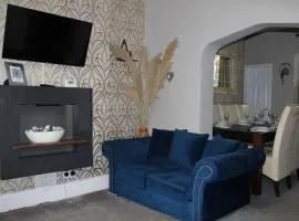 The Trafalgar Sleeps 7 Town Centre House