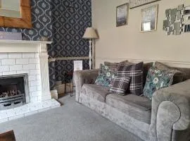 The Hampton Beautiful 3 Bedroom House with Conservatory & Garden