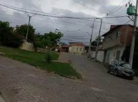 Apartamento 1 andar próx a Villa hípica de gravata 10 mim do centro pátio de eventos acomoda 5 pessoas 2 quartos dois banheiros sendo uma suíte mobiliado garagem para moto