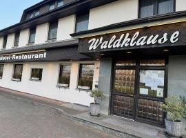 Waldklause Hotel Restaurant, hotel v destinaci Gütersloh
