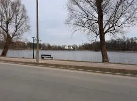 Apartament nad jeziorkiem