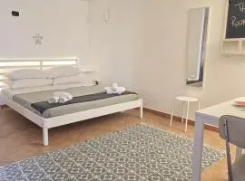 The Roomie, cozy for couples or friends