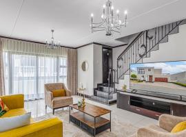 Entire house close to Fourways & Monte Casino, hotel i Trevallyn