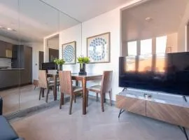 The Luxe One-Bed Escape - CHRL F17