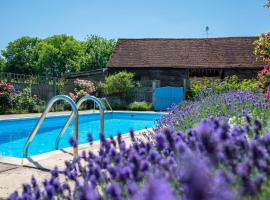 2 Bed in Wisborough Green oc-wsx720, Hotel in Wisborough Green