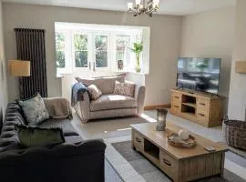 Coastal Whisper Sleeps 10 with Parking