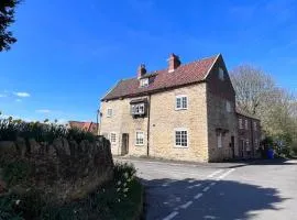 Chocolate Box Cottage on the Yorkshire Wolds Way