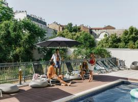 The Social Hub Paris La Défense, hotel u gradu Pito