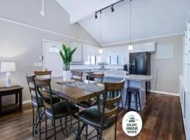 Pawnee 2 - Newly Renovated Duplex