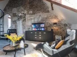 Huize de Lekpoort - The Cloister Wall - Historic Apartment in Vianen Center