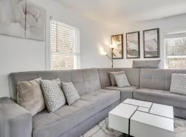 Easy Access to NYC! Sleek Suburban Apartment