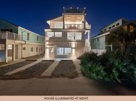 ​Dual Home Coastal Beach House- Main House + Private Villa Suite -Private Beach