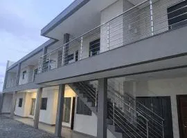 Apartamento totalmente mobiliado e próximo às principais avenidas da cidade