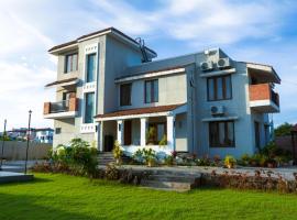 VILLA De OMR, Private Pool Villa at Old Mahabalipuram Road, Chennai, hotel di Kelambākkam