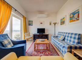 Davina House - Terrace & Garden - Sea Views, מלון בסיינט פול ביי