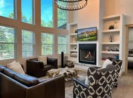Charming And Luxurious 5-Bedroom Cabin in Heber