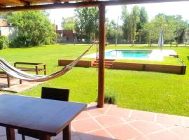 Hermosa Casa Quinta en Arroyo Leyes, hotel din Isla del Rincón