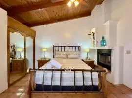 Puerto Nuevo Surf Casita Feliz 1 BR with pool