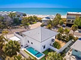 Barefoot Energy - Across the street from Gulf! Rooftop Deck Pool & Spa by Anna Maria Life
