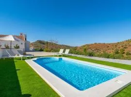 Casa Ceferino Canillas de Albaida by Ruralidays