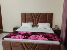 Devbhoomi homestay by J S Rawat, hotel i Barkot