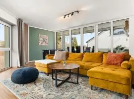 BIRDHOUSE - Big Living for 12 with two Terraces, BBQs, Kicker, Fitness