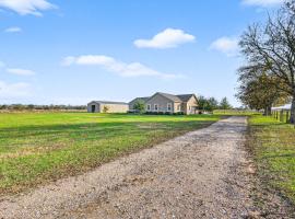 Charming country nest at Waller, TX, Hotel in Waller