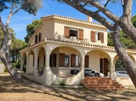 Villa Alex on the beach with sea view