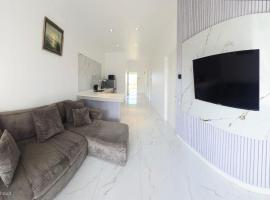 Ramdin's Royalty Luxe appartementen bij de Hertmitage Mall, hotel in Paramaribo