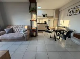 Apartamento moderno com vista para as montanhas