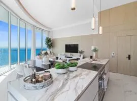 Luxury Beachfront 3BR Condo