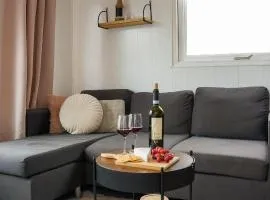 Knusse stacaravan op gezellige familiecamping!