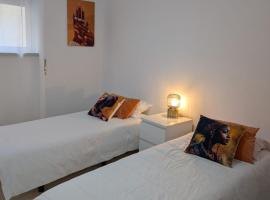 Cozy large rooms in Minde, Fatima, hotel in Minde