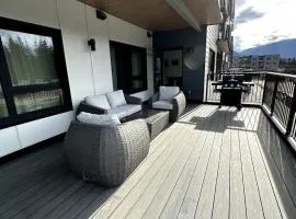 Powder Palace - Nearby Spa, Gym, Pilates, Dining