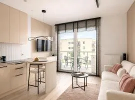 Sunny Premium Studio with Balcony & Free Parking